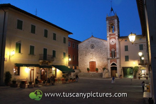 Piazza della Liberta in San Quirico